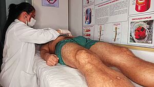 किंकी नर्स के सामने सीधे हार्ड हो गया