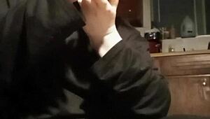 Amateurs Pump Up To Music In Intense Workout!