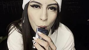 कल्पना करो मुझे बगल में बड़ी नेचुरल चूचियों और टैटू संग 😏