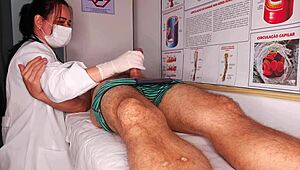 किंकी नर्स के सामने सीधे हार्ड हो गया