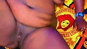 Sundaydogood614 SHOWS OFF HER SHAVED PUSSY in homemade vid