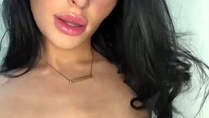 I’m burning for this horny American exchange student girlfriend on webcam