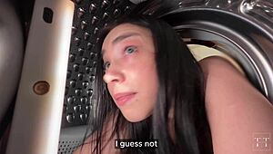 किचन में फंसी, दोस्त के जोरदार धक्के से बचाई