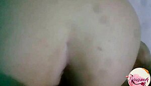 me pidieron que cuidara a mi vecinita y aprovech� para follarla!