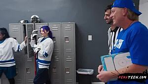 लॉकर रूम में बिग कॉक के साथ स्नीकी सेक्स कैओस में बदल जाता है