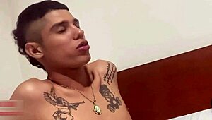 Stepsister Gets Fucked While Searching Closet