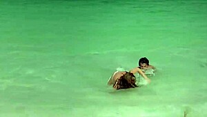 Kelly Brook Fully Nude Showing Boobs in Survival Island Movie