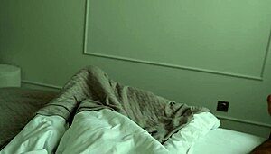 मेरी स्टेपसिस्टर पार्टी छोड़कर मेरे लंड पर राइड करती है। क्या वाइल्ड नाइट टर्न!