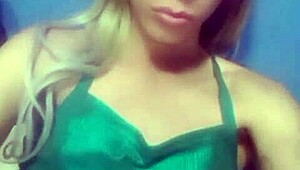 hey, wanna know how realfemboi is giving it all right now??