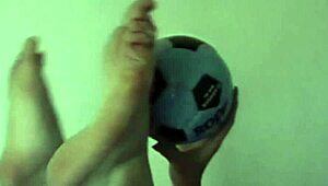 Hot Teen Redhead Piper Fawn Shows Off Pretty Feet Nude for Wild Orgasm