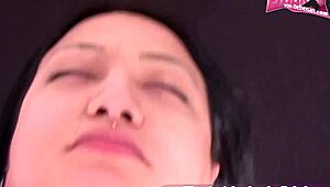 deutsche mollige teen 18+ tries shy amateur casting pov with a user.