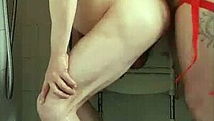 पब्लिक प्लेस में बॉयफ्रेंड की गैंड पेगिंग करके एटीएम