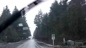 Teen hottie undresses and fingers herself in car