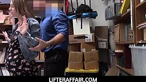 यो, किमी ग्रेंजर प्रेग्नेंट फेक की लेकिन ऑफिस में ऑफिसर ने उसे बैंग किया! 😱