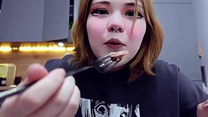 damn, furiyssh is so cute and chubby in this wild mugbang vid!