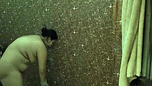 डेजी गर्ल होममेड शूट में रॉ डर्टी टॉक से स्टन्स करती है