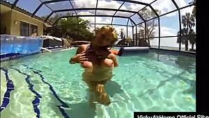 blonde vicky vette gets a cumshot on her big tits after a titjob 😘