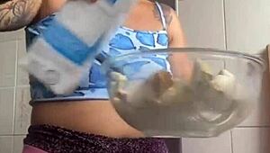 I'm crazy to flash my swollen pussy