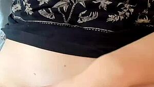 Miranielt masturbates in the shower with neighbor watching