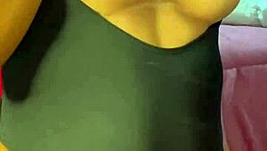 ofereço meu cuzinho para PRIMEIRO ANAL tenho 18 anos rosa vermelha