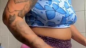 I'm crazy to flash my swollen pussy