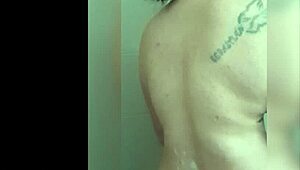 Wow, I spy on this bitch and she rides my cock