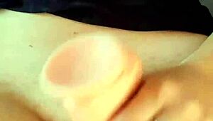 Miranielt masturbates in the shower with neighbor watching