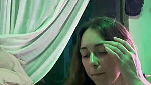 कुनहाडा हॉट एमेच्योर एक्शन में कम से गंदी हो जाती है