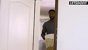 डर्टी स्लट ब्रेलिन बेली की चूत बीबीसी से स्ट्रेच होती है वाओ! 😲