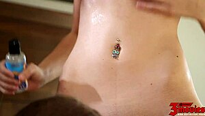 Scarlett Fever Deepthroats Naked Pussy Rubbing!