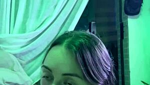 कुनहाडा हॉट एमेच्योर एक्शन में कम से गंदी हो जाती है