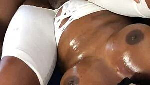 Muscular Babe Screams in Moaning Orgasm During Quickie Sex