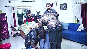 देसी क्यूट डॉल गैंगबैंग और मल्टीपल कमशॉट्स हिंदी ऑडियो के साथ