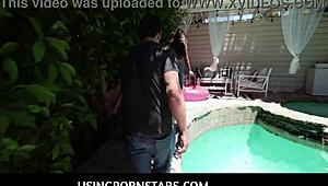 सेक्सी 18 साल की एप्रिल ओल्सन जियाना डायोर के वाइल्ड घर में शामिल हो जाती है