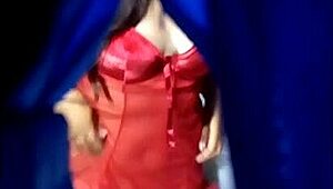 video casero real �mi vecina culona juega con su exquisito co�o y casi me descubre �tuve que aguantar las ganas de partirle la concha de una y venirme en ella joder