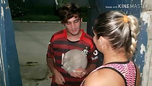 garoto veio suado do futebol e minha buceta foi mais forte que eu