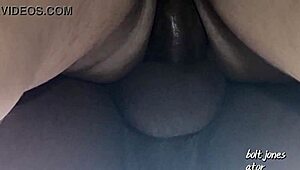 Brazilian policewoman seeks revenge by recording anal sex with mask and wig for xvideos.