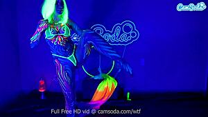 Watch Jewelz Blu masturbate with dildo on webcam?