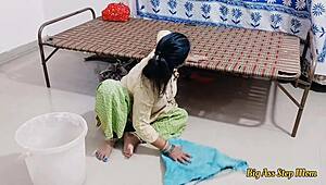 नौकरानी सेक्स हिंदी आवाज में सुबह के मसाज के दौरान, क्या तुम इसे हैंडल कर सकते हो?!