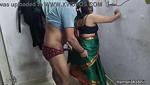 सेक्सी इंडियन आंटी द्वारा देसी चूत जोर से चोदी गई