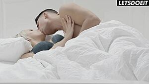 Beautiful czech girl moans during early morning quickie with cum in mouth