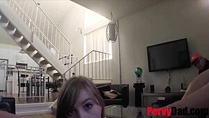 स्टीप डैड रिकॉर्ड करता है टीन 18+ डॉली ली की टाइट चूत चोदाई