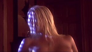 Hannah Harper takes huge loads in bed with style