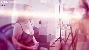 गॉर्जस ब्रिटिश 18 साल की एली, लाइक, हार्ड टीज्ड और एज्ड, समझा?