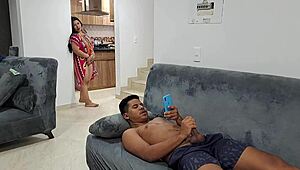 गर्म परिपक्व औरत को सौतेले बेटे ने जोर से चोदाई की