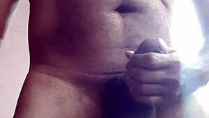 cumming early morning in homemade video?