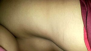 दोस्त के घर गया और उसकी इंडियन बीवी ने मुझे चोदने के लिए लुभाया। इतना वाइल्ड होममेड अफेयर कभी नहीं सोचा!