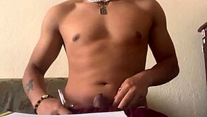 Maluma - Haciendo Deberes Con La Verga Afuera