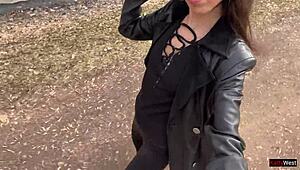 i wanna stroll in the park with cum all over my face… so hot! 😜