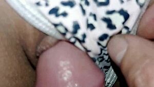 वाह, प्यारी सौतेली बेटी की पहली गीली सेक्स इतनी स्मूथ लगती है!